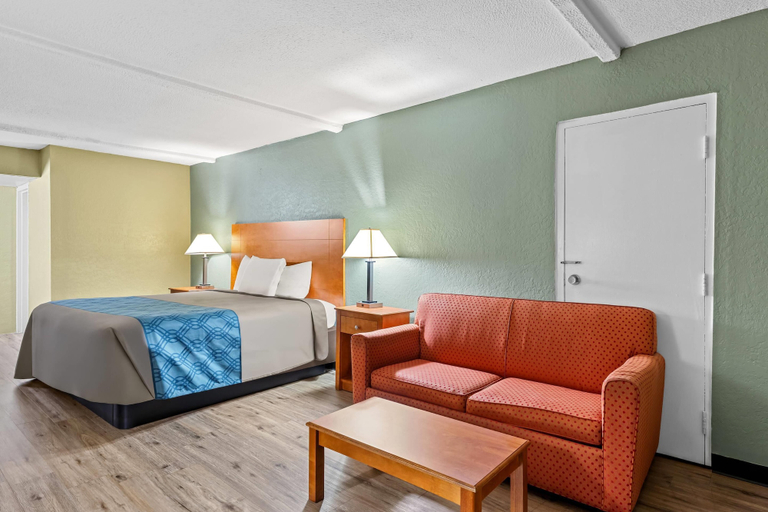 Bedroom 1, Rodeway Inn Stone Mountain, DeKalb