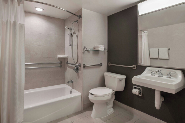 Bathroom 4, Courtyard by Marriott Los Angeles Pasadena/Monrovia, Los Angeles