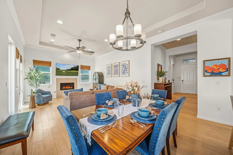 Room 5, Bright Desert Villa w Pool Tennis, Riverside