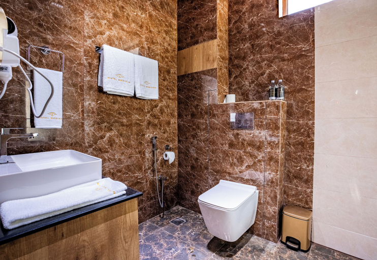 Bathroom 3, Hotel Meriken, Koshi