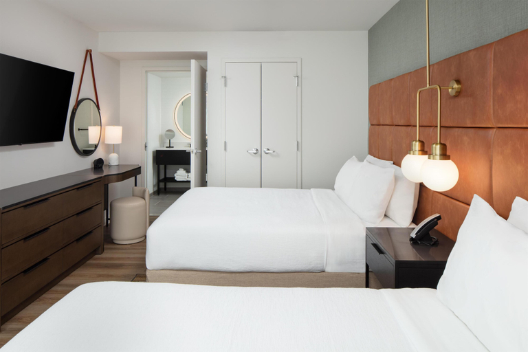 Bedroom 3, Embassy Suites By Hilton Chattanooga Downtown, Hamilton