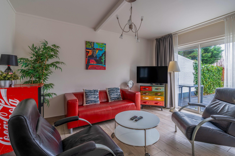 Living room 5, Cozy and comfortable 4-person bungalow, Texel
