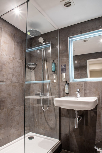 Bathroom 3, Almondsbury Inn & Lounge, South Gloucestershire