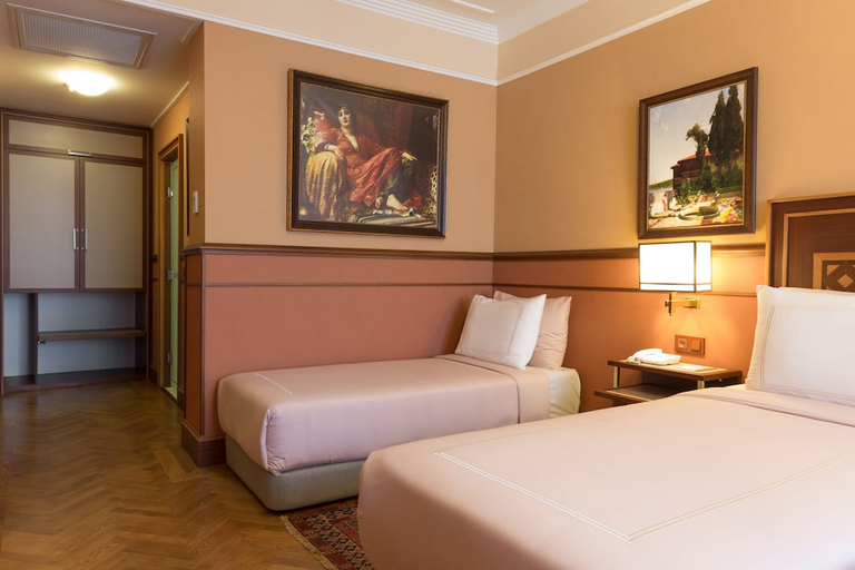 Bedroom 3, Lalahan, Fatih