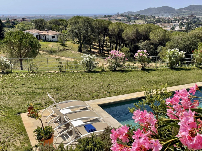 Room 5, Moli de Vent, Girona