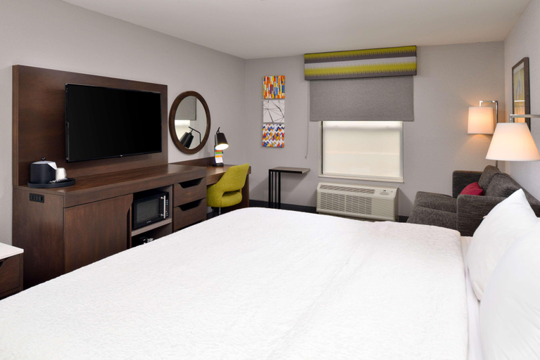 Bedroom 3, Hampton Inn LaPorte, LaPorte