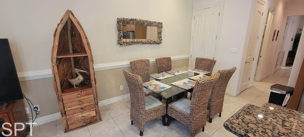 Dining 3, Island Time #4 2 Bedroom Condo by RedAwning, Cameron