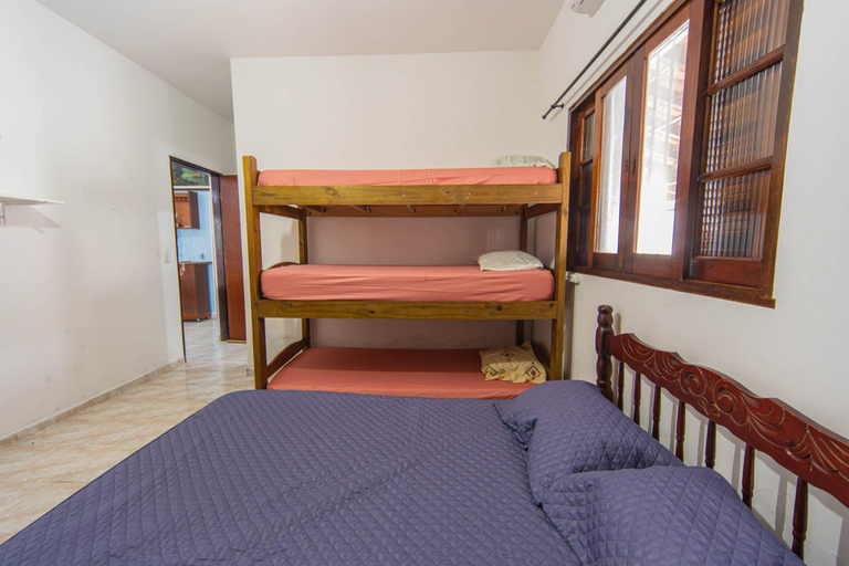 Room 2, Casa com Piscina e Garagem a 550m da Praia, Peruíbe