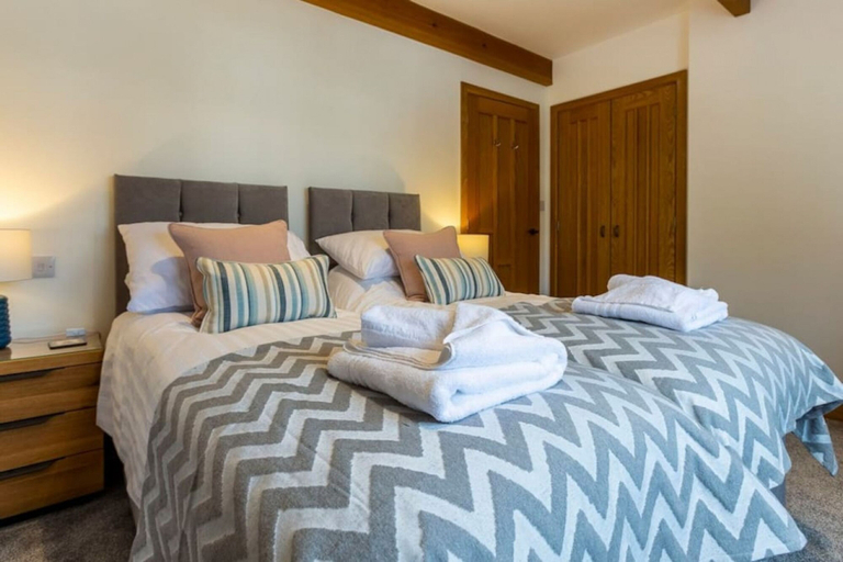 Room 5, Number 15 in Cornwall, Cornwall