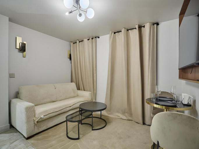 5, Elegant A/C Flat – Canal Saint-Martin, Paris