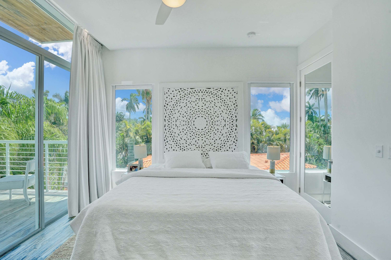 Room 5, Miami Stunning Waterfront Villa Escape, Miami-Dade