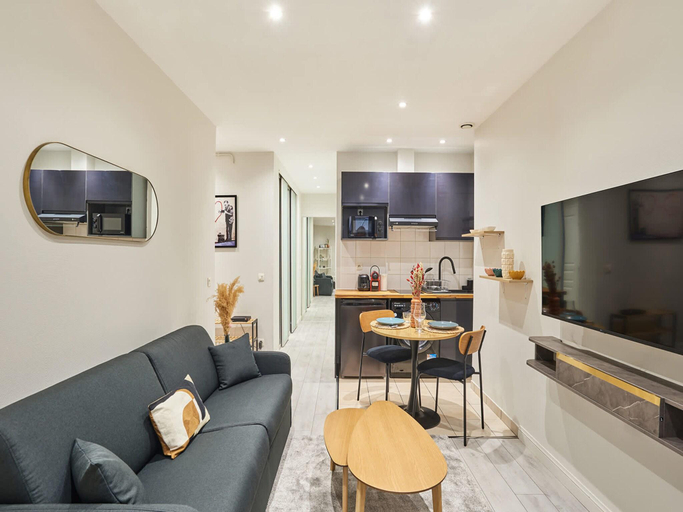 2, Spacious Studio Sacre Coeur Montmartre, Paris