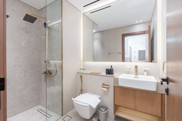 Room 2, Exceptional 1 Bedroom in Binghatti Tulip, Dubai
