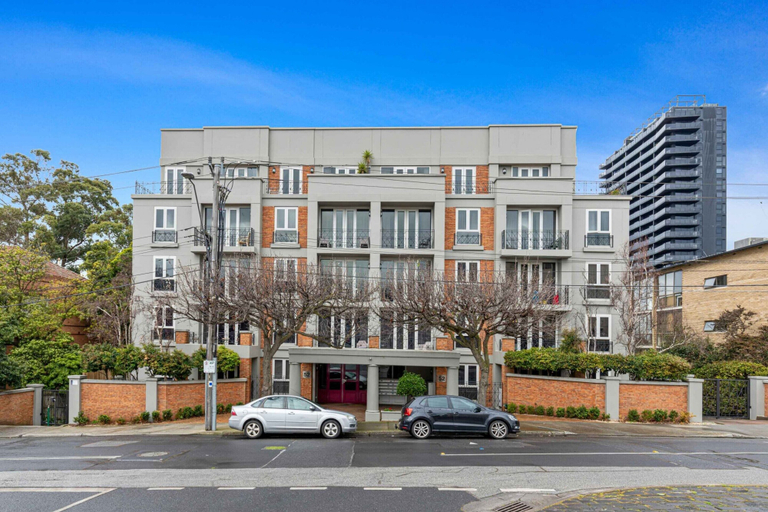 Exterior, Lovely Boutique 1-bed Unit With Gym & Pool, Melbourne