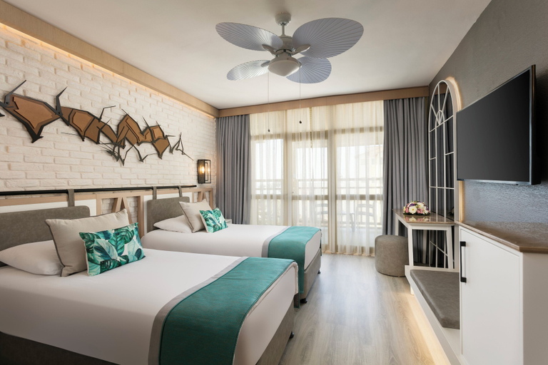 Bedroom 3, Limak Arcadia Sport Resort - All Inclusive, Serik