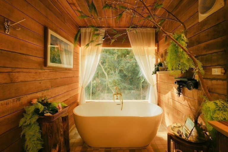 Bathroom 2, Cliffver, K. Mae On