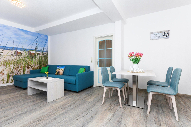 Living room 5, Komfortable Ferienwohnung mit Terrasse; Bensersiel, Wittmund