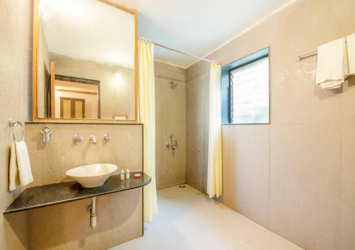 Bathroom 2, Yash Resort, Ahmadnagar
