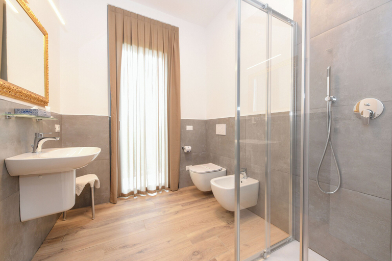 Bathroom 3, Hotel Locanda Primavera, Brescia