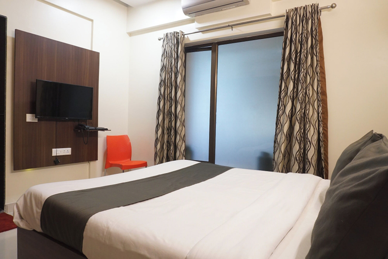 Room 2, Executive Hotel Pearl Inn, Pune