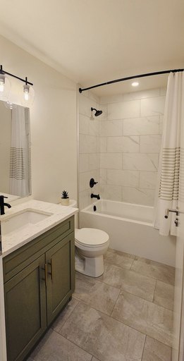 Bathroom 2, Faloma Lakeside Cabins, Division No. 1