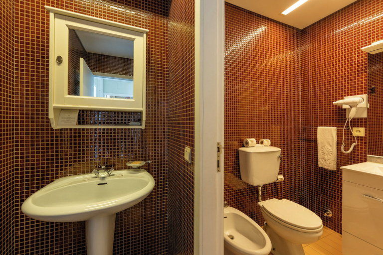 Bathroom 4, Hotel Apartamento Solverde, Espinho