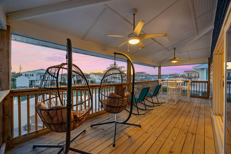 Room 3, Summer Breeze in North Myrtle Beach, Horry