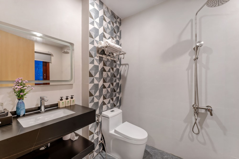 Bathroom 5, Cat Tien Villa, Da Nang
