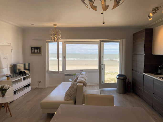 Living room 4, Sea-view Apartment in Nieuwpoort, West-Vlaanderen