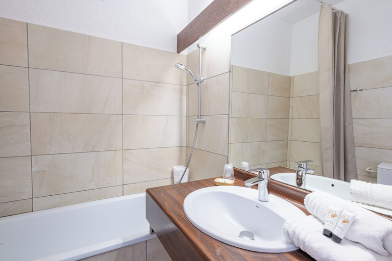 Bathroom 3, Hôtel La Maison des Croisades, Gard