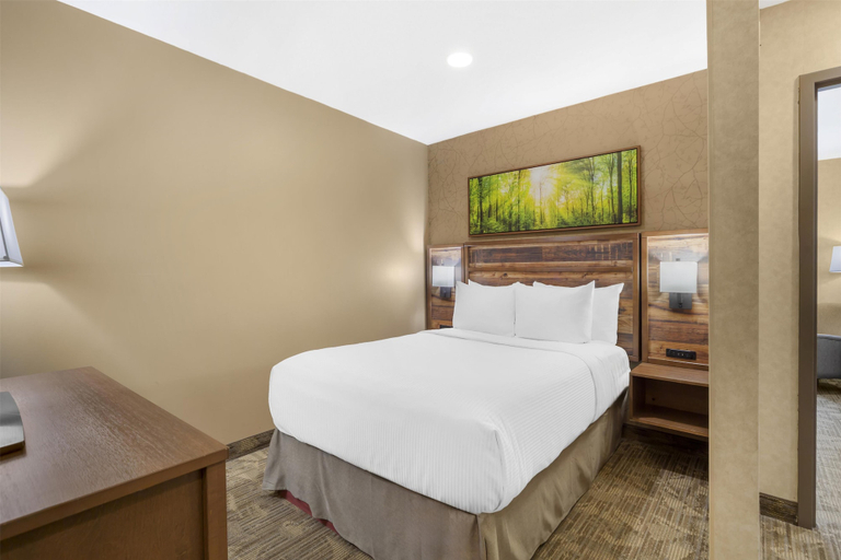 Bedroom 3, Best Western Plus Valemount Inn & Suites, Fraser-Fort George