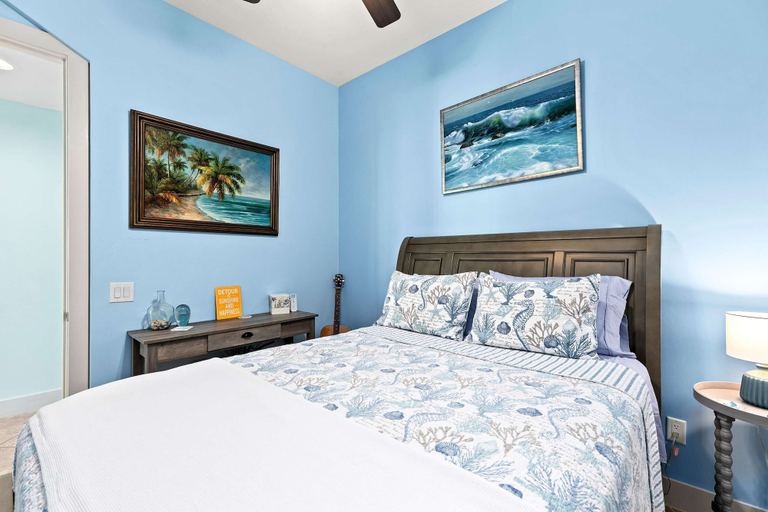 Room 2, Sapphire Beach - Breathtaking 26th Floor Views 3 Bedroom Apts, Cameron
