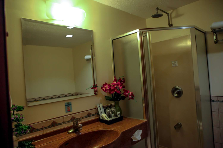 Bathroom 3, Days Hotel Tagaytay, Tagaytay City