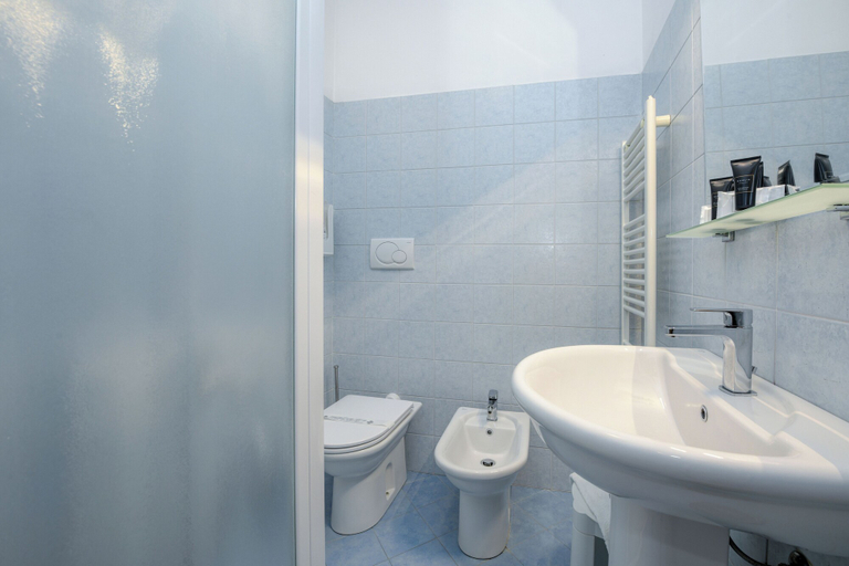 Bathroom 5, Hotel Locanda Primavera, Brescia