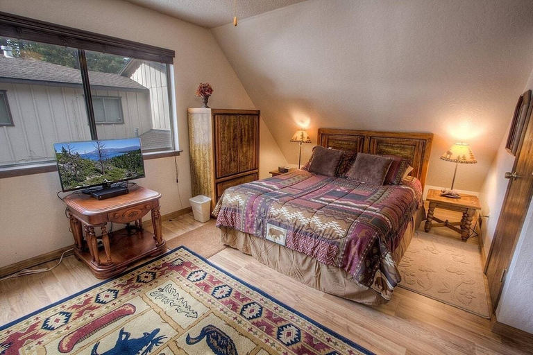 Bedroom 2, Bambi's Bunkhouse 3 Bedroom Home by RedAwning, El Dorado