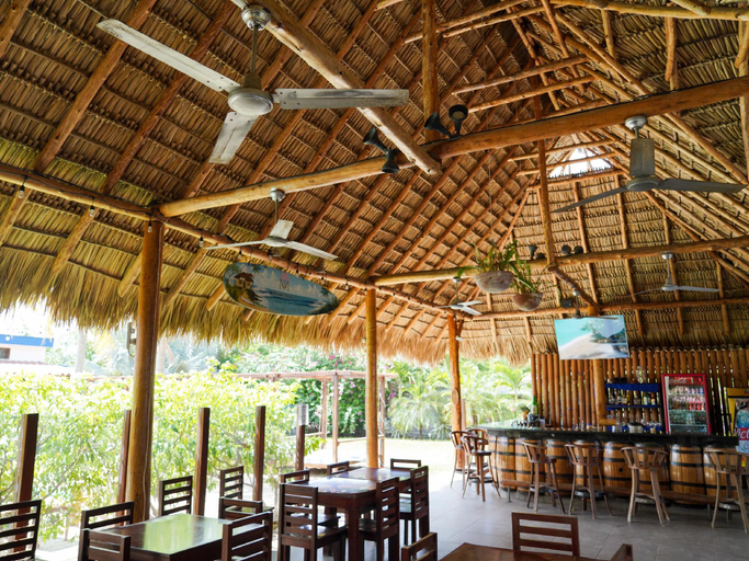Food & Drinks 5, Ingigante Hotel, Tola