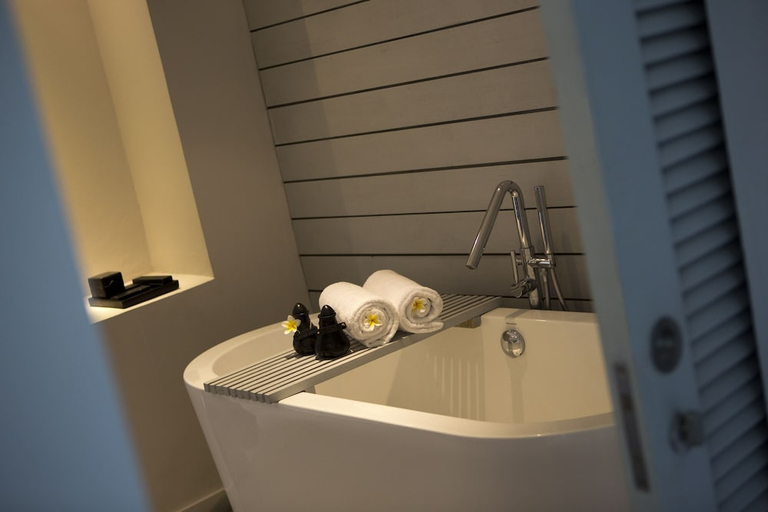 Bathroom 4, The Lombok Lodge Suites & Private Villas, Lombok