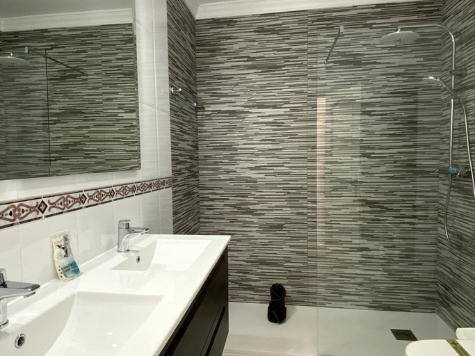 Bathroom 3, Villa in Nerja with Private Pool Beach Access, Málaga