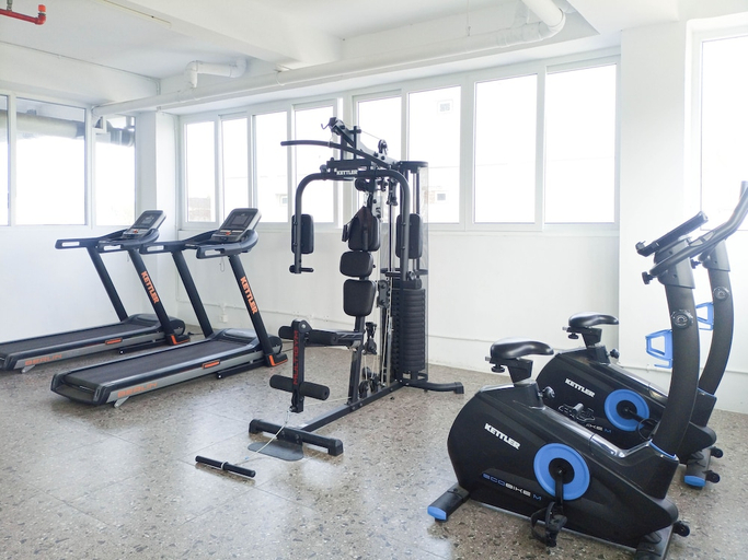 Gym, Comfy And Nice Studio At 27Th Floor De Prima Apartment, Medan