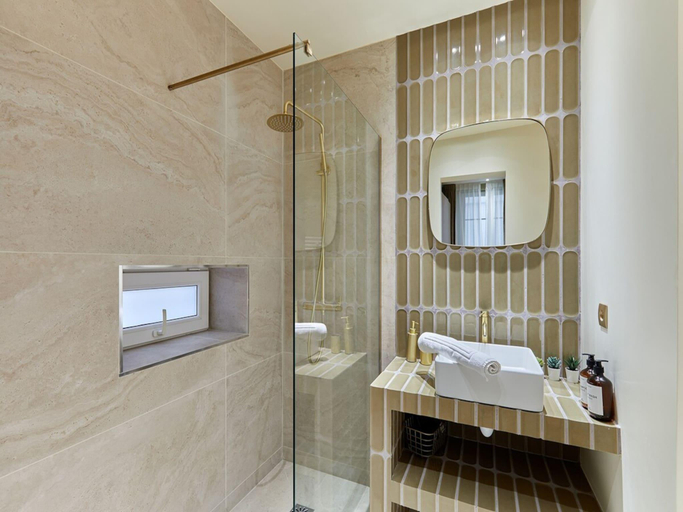 3, Incredible AC Apartment 3 bedrooms Center of Paris, Paris