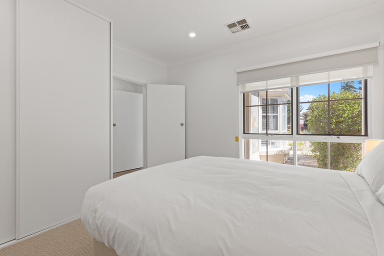 Room 4, Quiet 2-bed Retreat With Private Courtyard, Adelaide