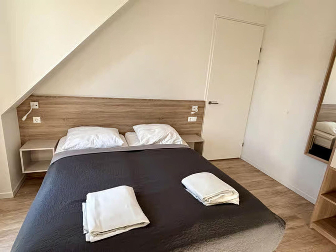 Room 5, 5-person Lodge With Private Balcony, Veere
