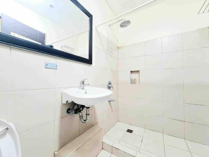 Bathroom, Bristle Comfortable 2BR Condo with free parking, Baguio City