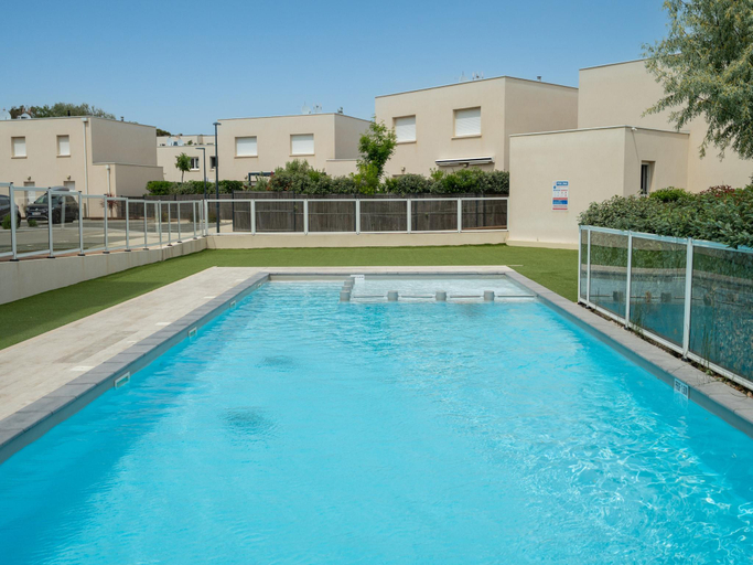 3, Seaside Apartment with Pool, Hérault