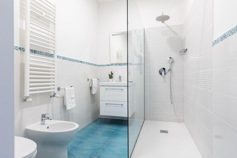 Bathroom 4, Sapore Di Mare 2, Latina