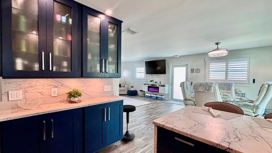 Room 5, Tropical Hideaway in Fort Myers Beach, Lee