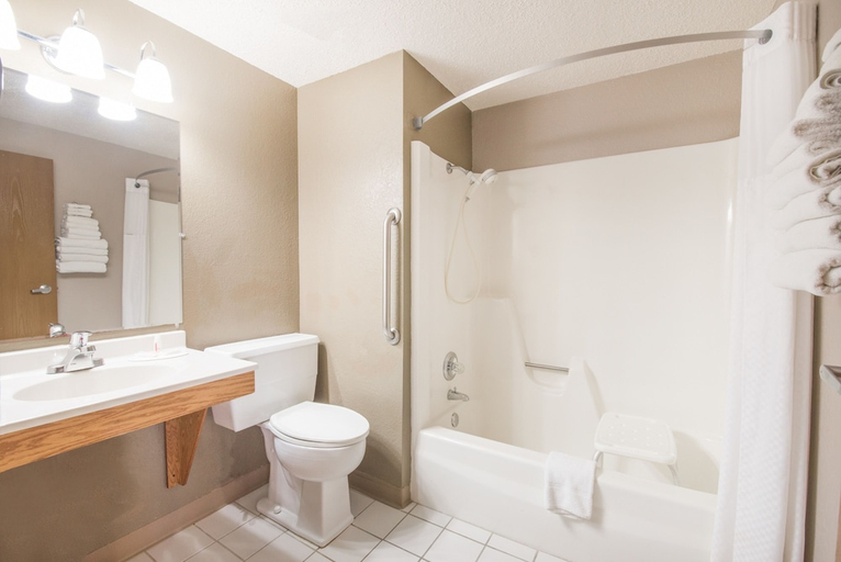 Bathroom 5, Super 8 by Wyndham Jamestown, Stutsman