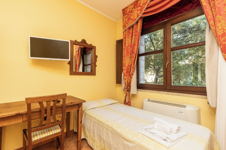 Bedroom 4, Hotel Funtana Noa, Medio Campidano