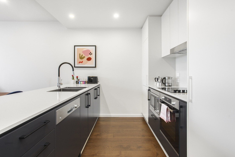 Private kitchen 5, Boutique Unit With Huge Terrace Near Cafes & Shops, Canberra