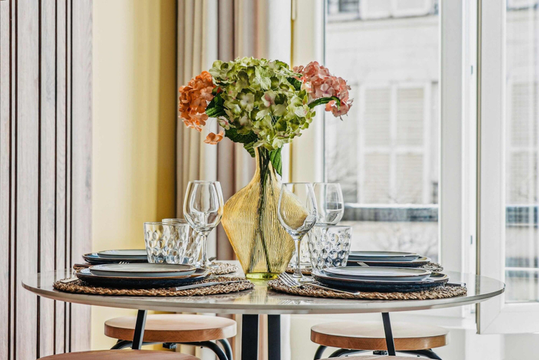 Dining room, Appartement Central 2bdr - 6P le Marais, Paris